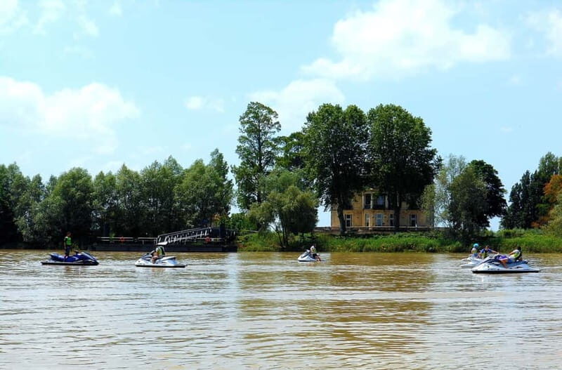 Bordeaux: Guided Jet Ski Tour 1 hour - Who Should Consider This Tour?