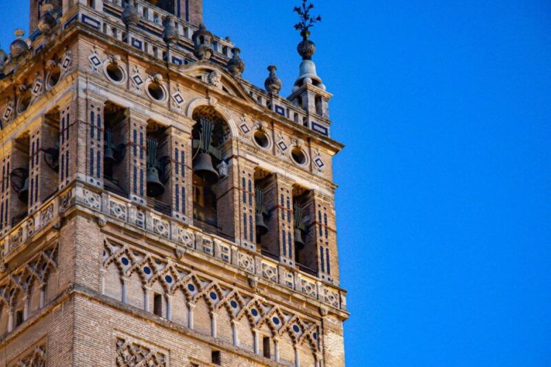 bordeaux-insta-perfect-walk-with-a-local