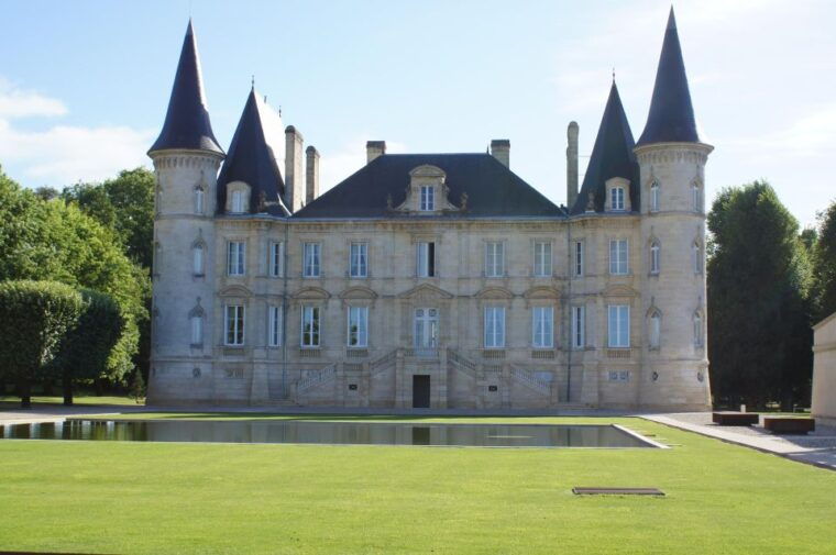 bordeaux-medoc-tour-in-a-small-group-luxury-mercedes-eqv