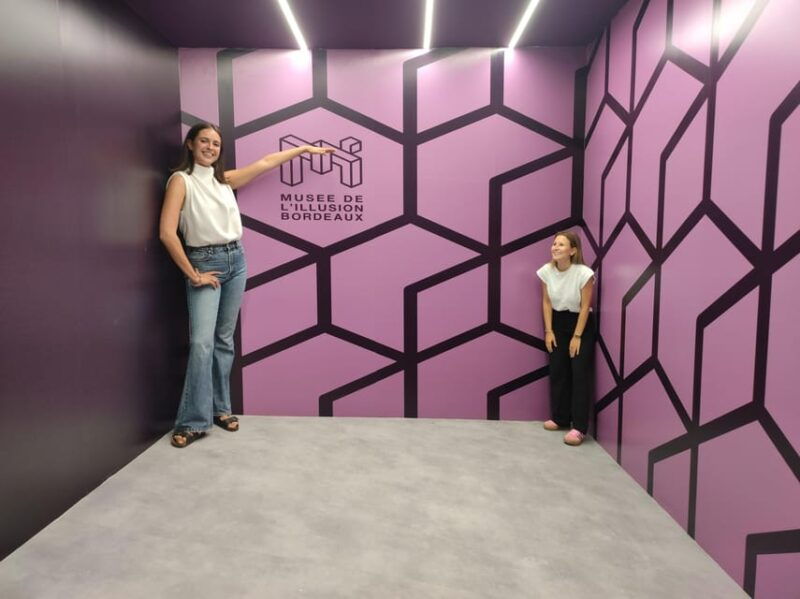 bordeaux-museum-of-illusions-entry-ticket