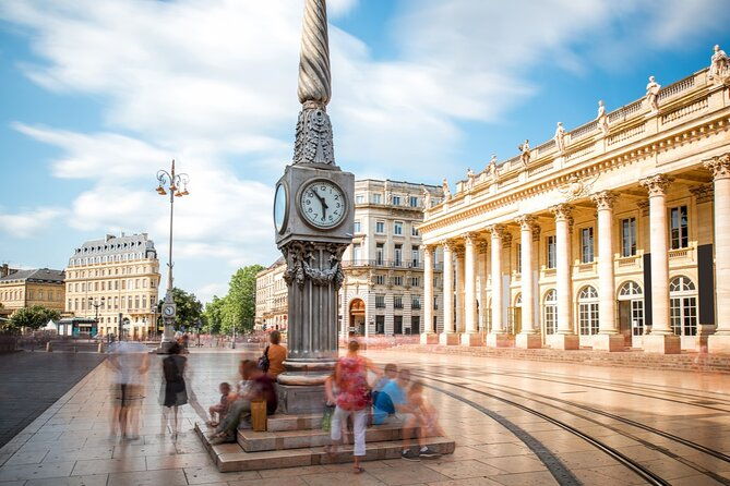 bordeaux-old-town-port-of-the-moon-exploration-game-and-tour