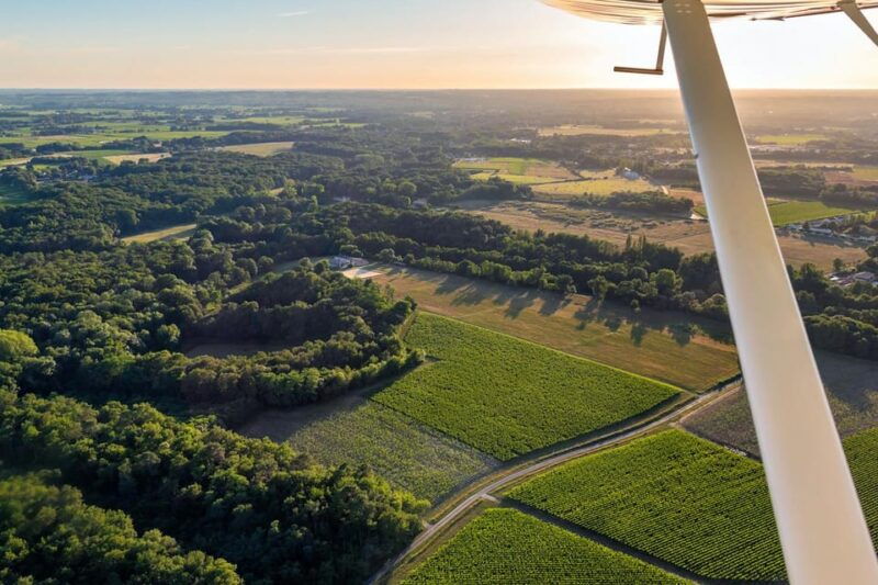 bordeaux-panoramic-flight-over-vineyards-and-chateaux