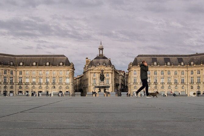 bordeaux-private-walking-tour-with-a-professional-guide