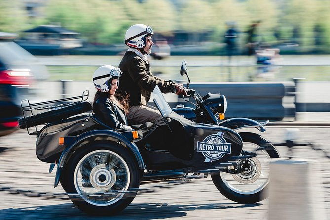 bordeaux-sightseeing-private-sidecar-guided-tour