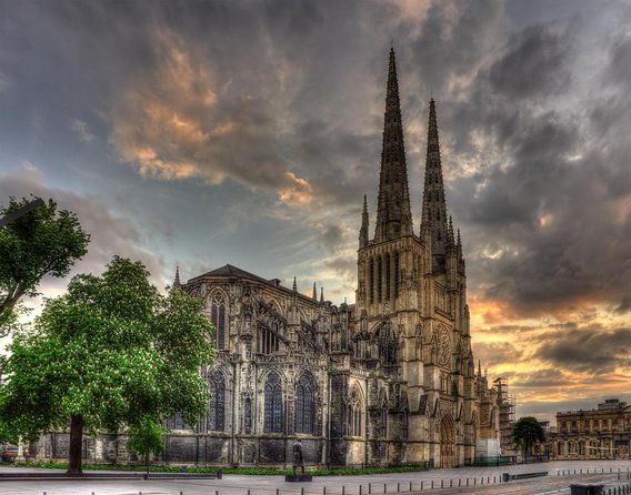 bordeaux-sweet-savory-food-with-wine-tasting-tour