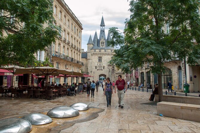 bordeauxs-iconic-landmarks-a-private-bike-tour