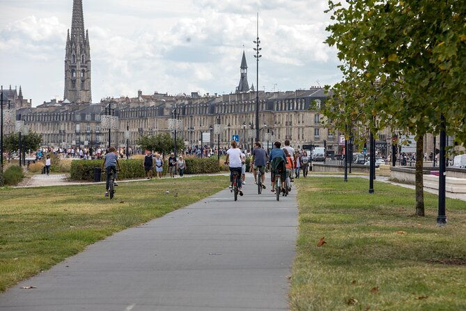 bordeauxs-iconic-landmarks-a-private-bike-tour