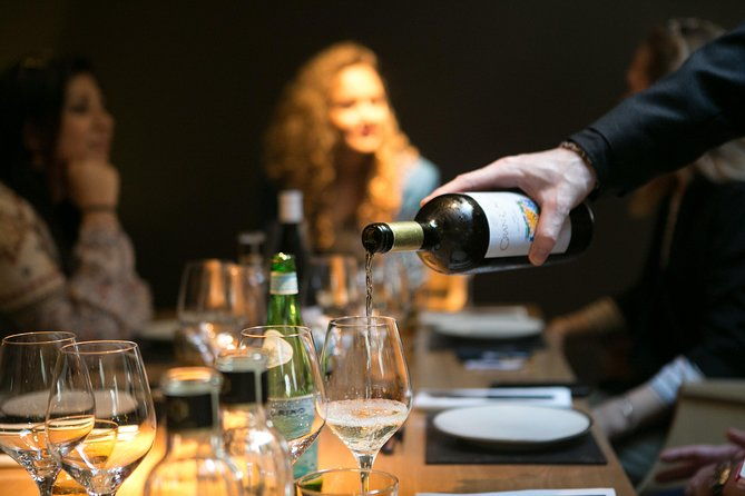 born-to-eat-gourmet-tapas-wine-small-group-tour-in-old-barcelona