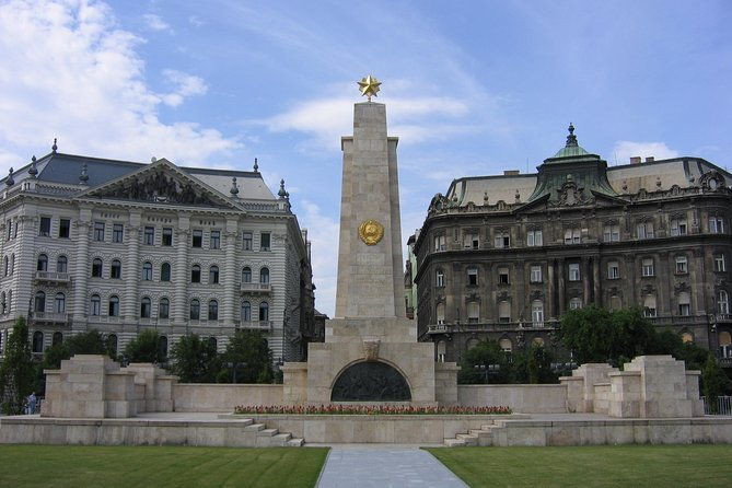 born-under-the-red-star-the-history-of-communism-in-hungary-private-tour