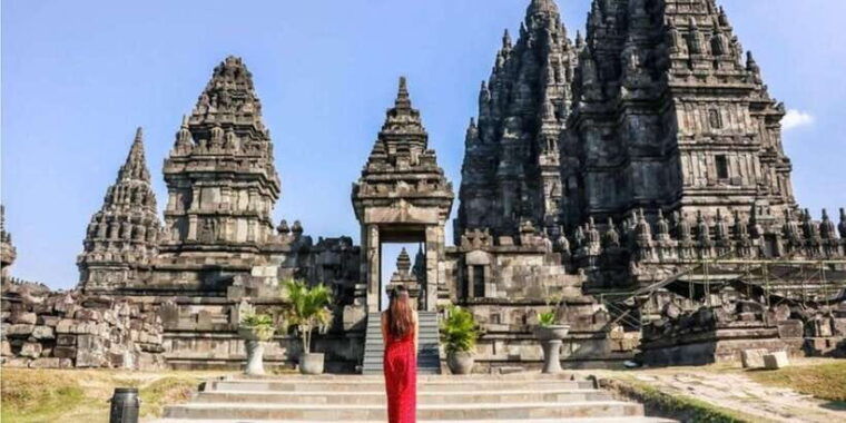 borobudur-all-access-prambanan-guided-tour-with-entry-fees