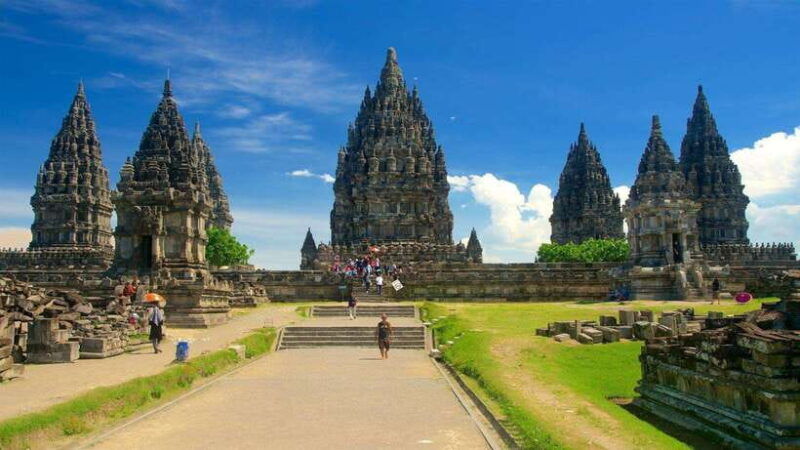 borobudur-and-prambanan-temple-shared-or-private-tour