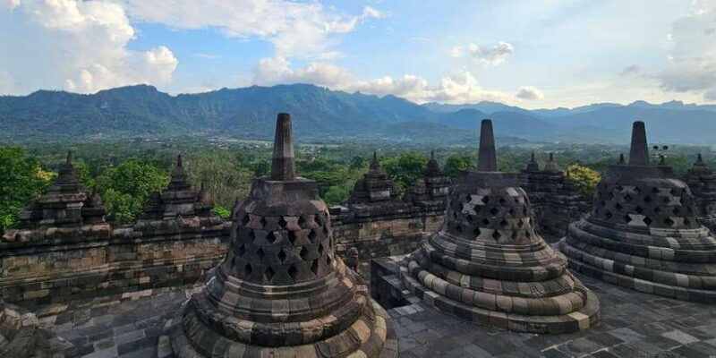 borobudur-climb-to-the-top-prambanan-ramayana-ballet