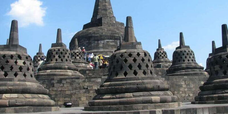 borobudur-climb-top-prambanan-with-guide-ticket-include