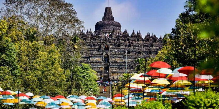 borobudur-climb-up-merapi-atv-and-prambanan-temple-tour