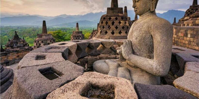 borobudur-climb-up-merapi-jeep-prambanan-with-entry-fees