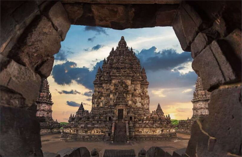 Borobudur Climb-up & Prambanan Private Tour All Inclusive - Final Thoughts