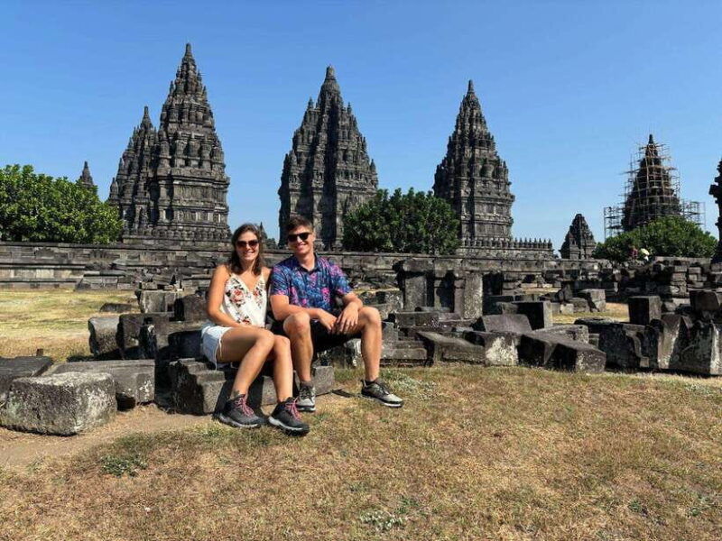 borobudur-climb-up-prambanan-tour-and-ramayana-ballet