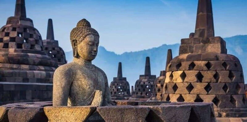 borobudur-mendut-pawon-prambanan-temple-tour