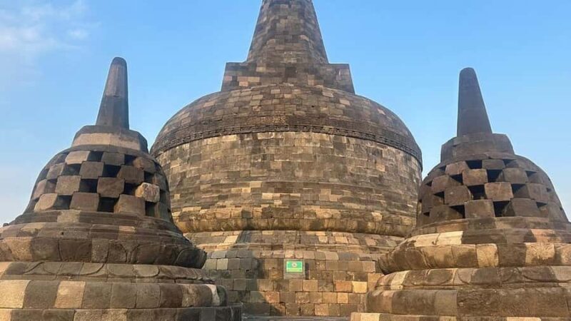 Borobudur on a Layover: 6-Hour Tour from YIA Airport - Key Points