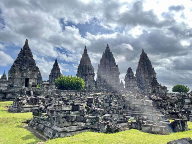 borobudur-prambanan-and-sultan-palace-day-tour