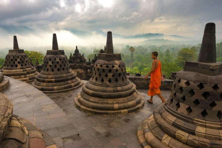 borobudur-prambanan-and-sultan-palace-day-tour