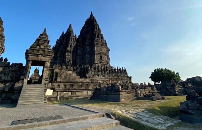 Borobudur, Prambanan, Plaosan, & Ijo Temple Sunset - The Sum Up