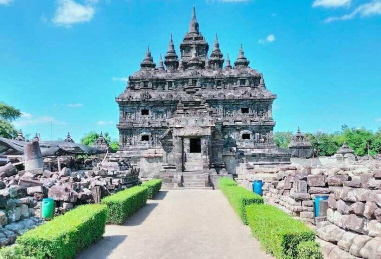 borobudur-prambanan-plaosan-ijo-temple-sunset