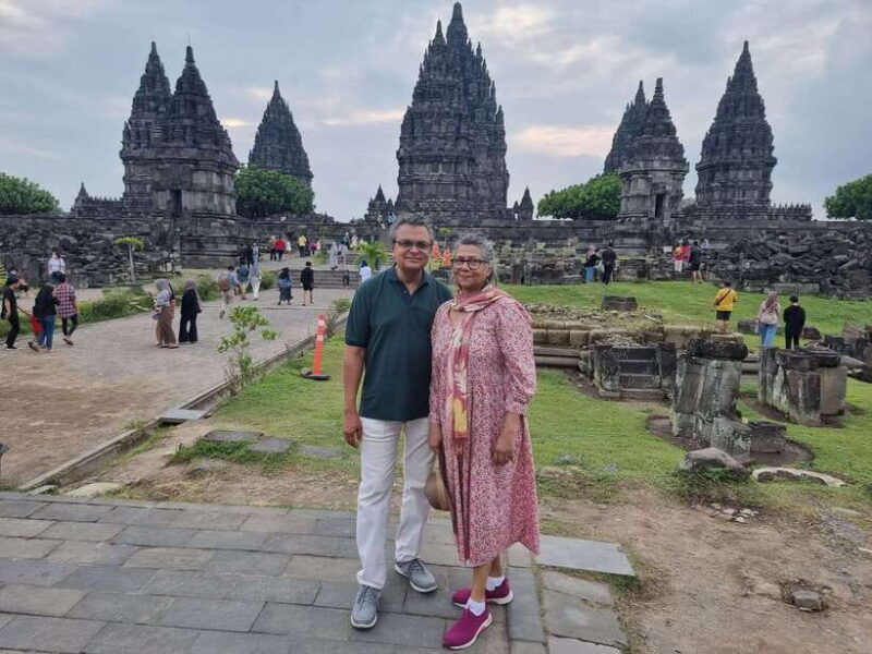 borobudur-prambanan-real-tours-with-lunch-no-hidden-cost