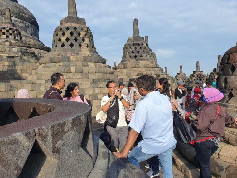 borobudur-prambanan-real-tours-with-lunch-no-hidden-cost