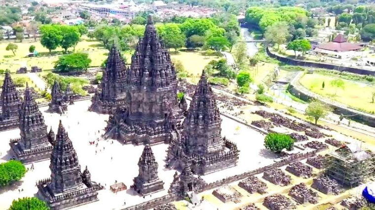 borobudur-prambanan-real-tours-with-lunch-no-hidden-cost