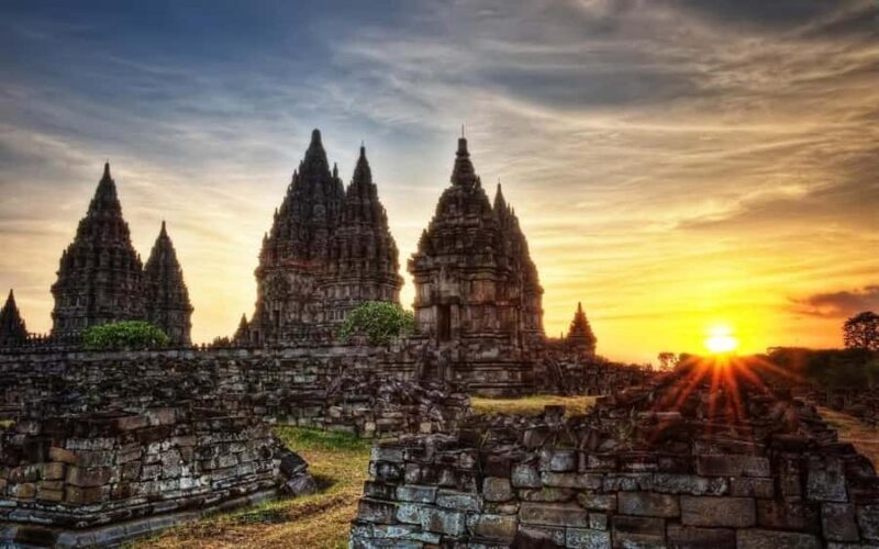 Borobudur, Prambanan Sunset & Ramayana Ballet a Day Tour - An Overview of the Tour Experience