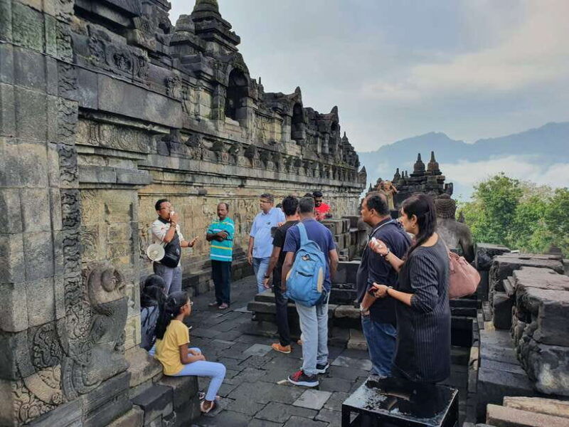 borobudur-real-half-day-tour-no-hidden-cost