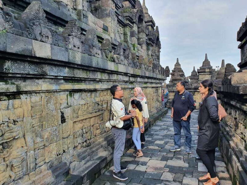 borobudur-real-half-day-tour-no-hidden-cost