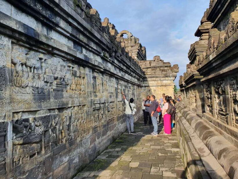 borobudur-real-half-day-tour-no-hidden-cost
