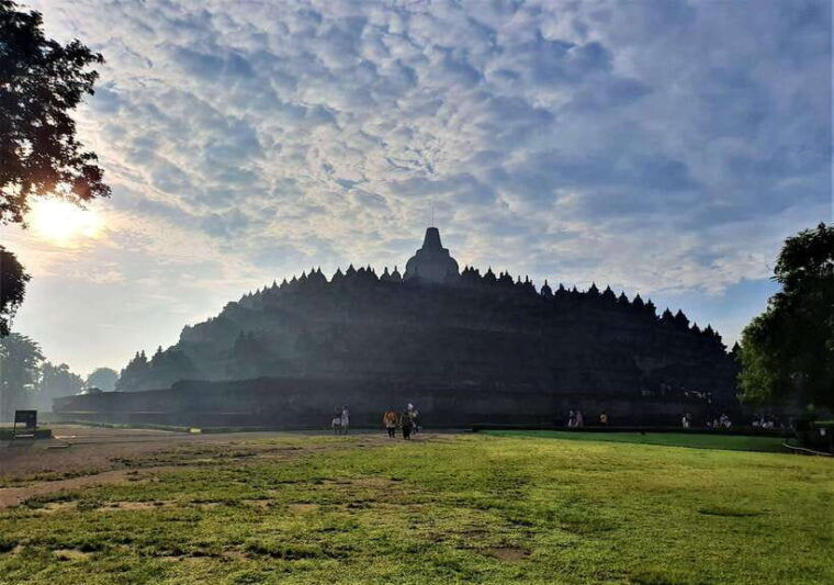 borobudur-real-half-day-tour-no-hidden-cost