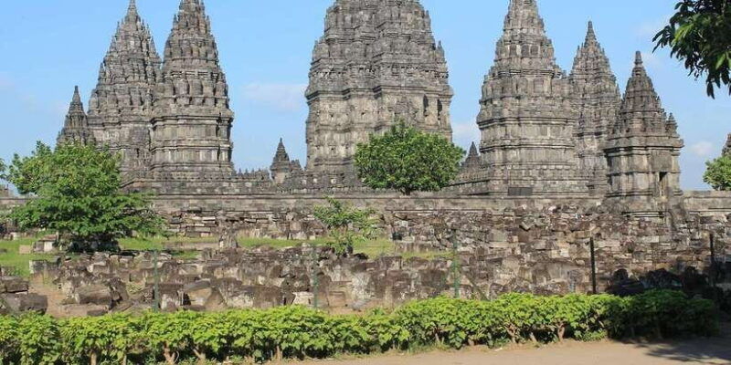 borobudur-sunrise-and-prambanan-tour-from-yogyakarta