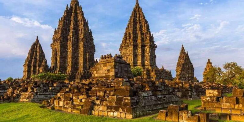 borobudur-sunrise-and-prambanan-tour-from-yogyakarta
