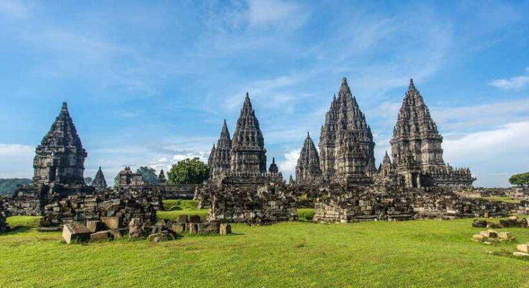 borobudur-sunrise-and-prambanan-tour-from-yogyakarta