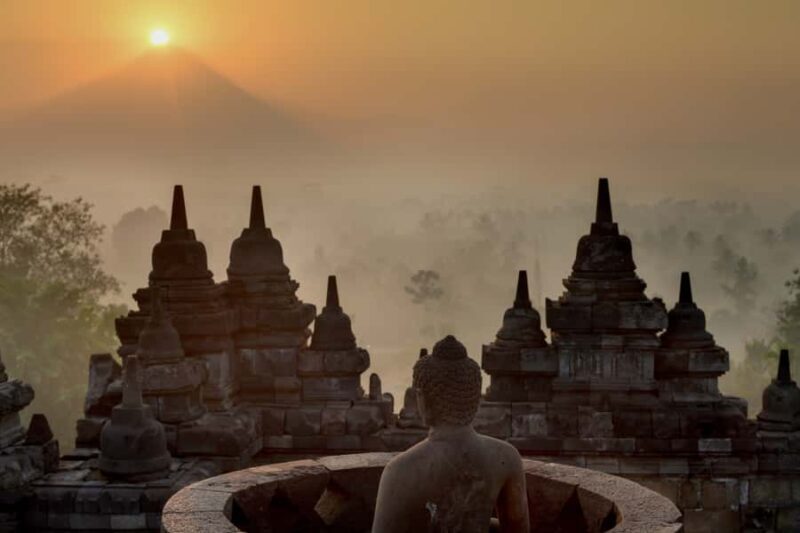 Borobudur Sunrise and Village Tour Private - Visiting Pawon and Mendut Temples