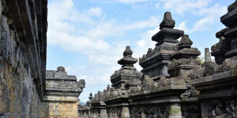 borobudur-sunrise-explore-merapi-and-prambanan-temple-tour