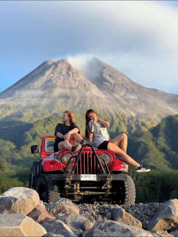 borobudur-sunrise-guarantee-climband-prambanan-temple-tour
