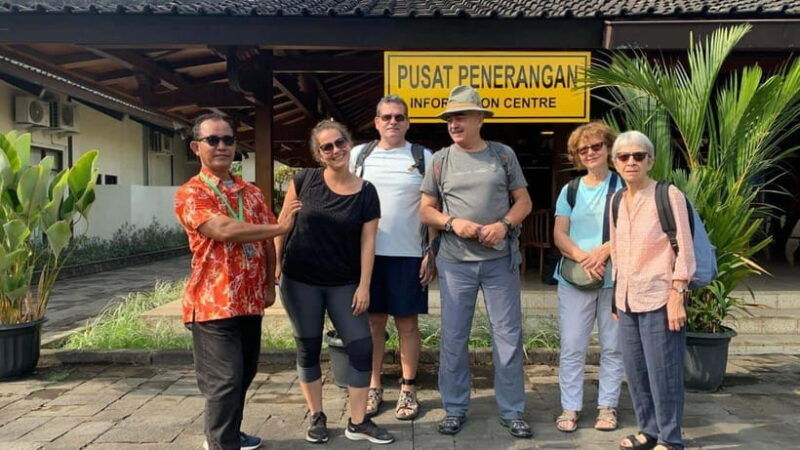 borobudur-sunrise-guarantee-climband-prambanan-temple-tour