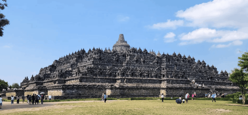 borobudur-sunrise-in-stumbu-hill-chicken-church-borobudur