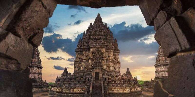 borobudur-sunrise-merapi-jeep-prambanan-with-entry-fees