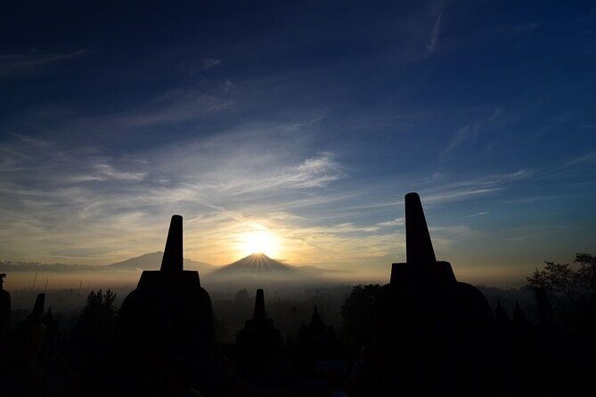 Borobudur Sunrise On Temple and Prambanan ALL-IN Private Tour - The Experience: A Detailed Breakdown