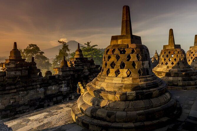 Borobudur Sunrise On Temple Structure Guided Tour With Breakfast - Why Choose This Borobudur Sunrise Guided Tour?