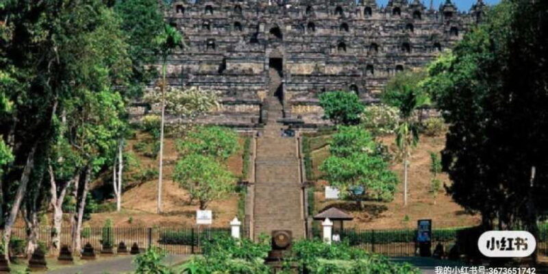 borobudur-temple-prambanan-temple-tour-from-jogjakarta