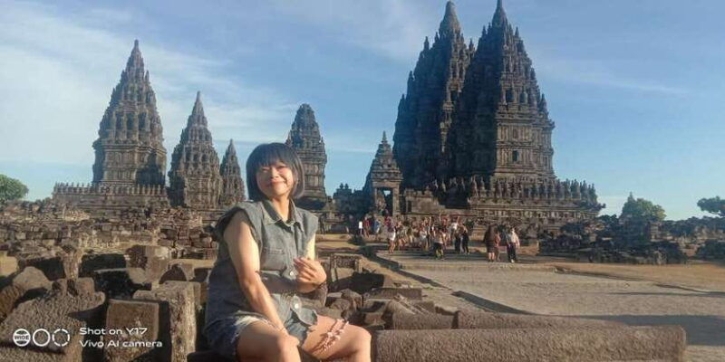 borobudur-temple-prambanan-temple-tour-from-jogjakarta
