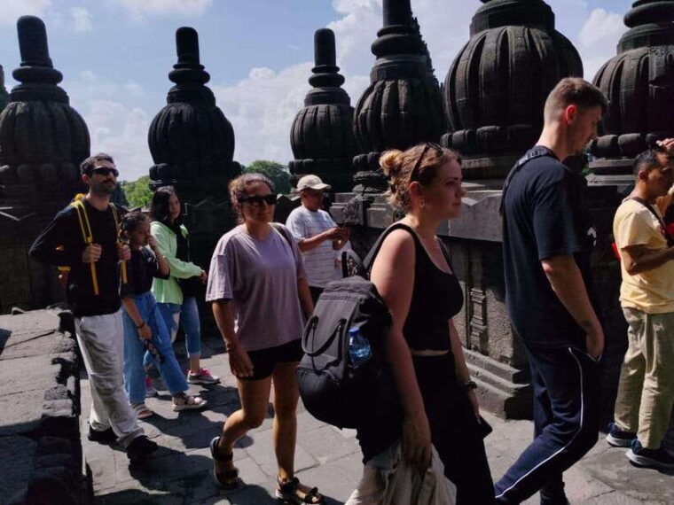 borobudur-temple-prambanan-temple-tour