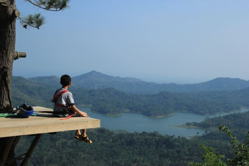 borobudur-temple-waterfall-kalibiru-national-park-trip